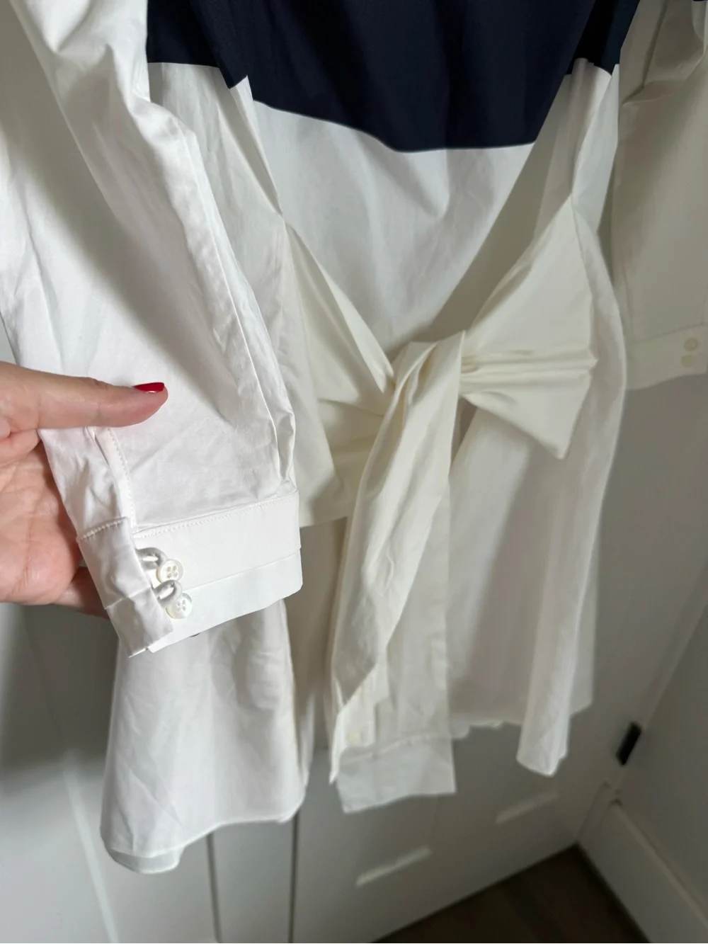 10 Crosby Derek Lam Intermix Exclusive Off-The-Shoulder Shirtdress. Size 4.